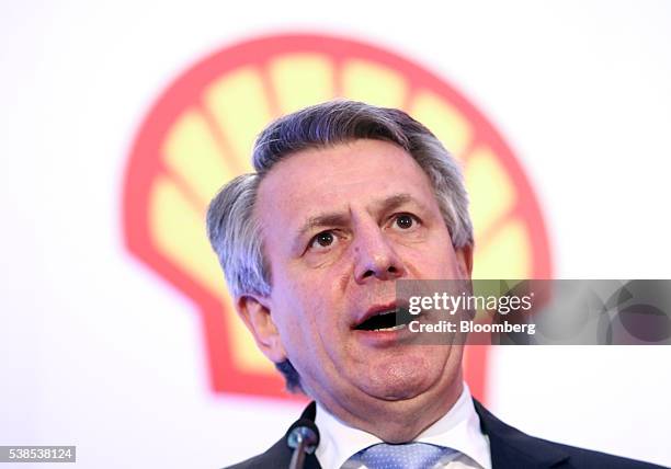 Ben Pollock Shell 349 Royal Dutch Shell Ceo Ben Stock Photos, High-Res Pictures, and ...