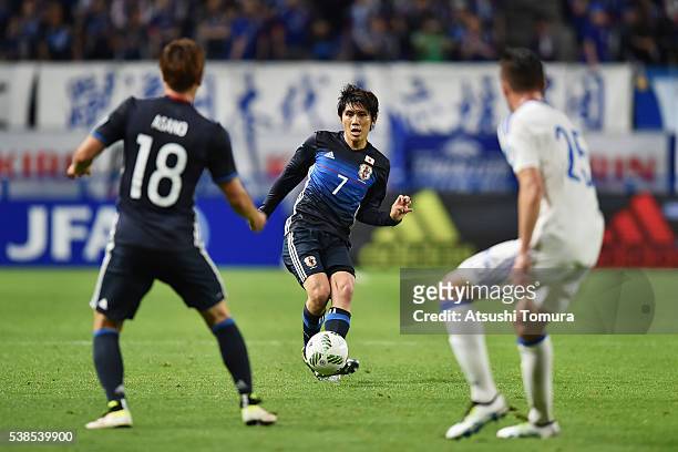 Yosuke Kashiwagi of Japan in action during the international friendly match between Japan and Bosnia and Herzegovina at the Suita City Football...