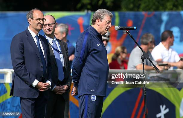 Manager of England Roy Hodgson thanks the public and the city of Chantilly for their welcome while Mayor of Chantilly Eric Woerth looks on before the...