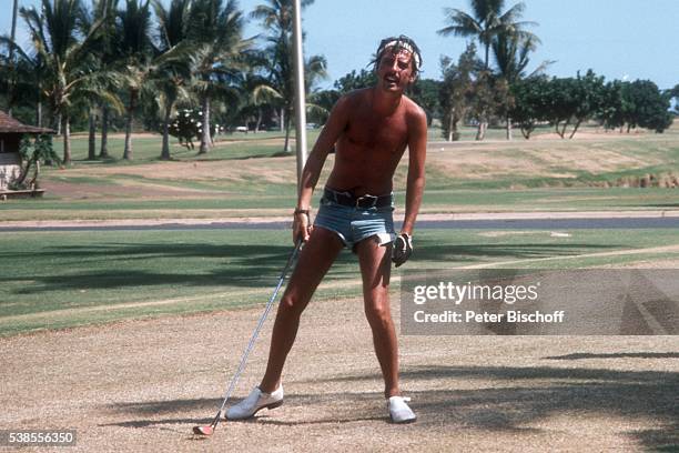 Alice Cooper, auf dem Golfplatz im Urlaub am auf Maui, Hawaii, USA.