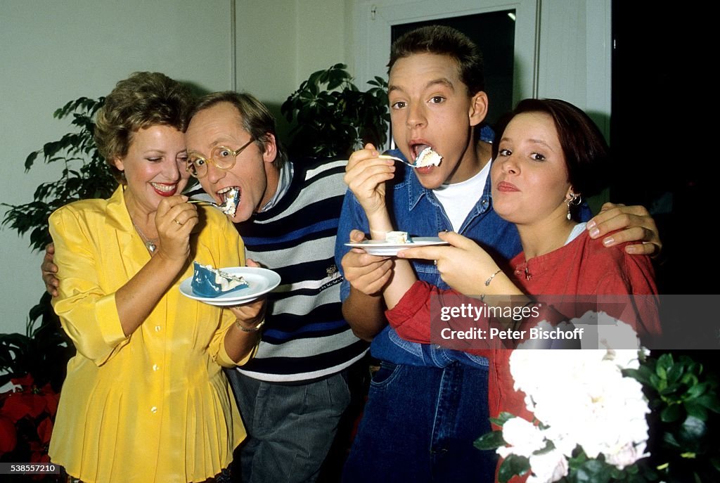 ARD-Serie "Lindenstraße" (150. Folge "Großreinemachen")