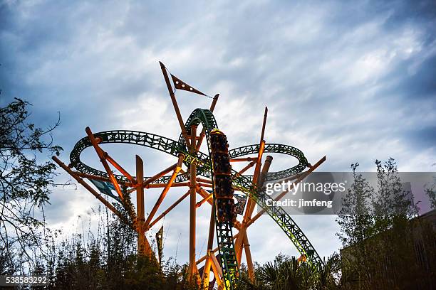 roller coaster - busch gardens tampa stockfoto's en -beelden
