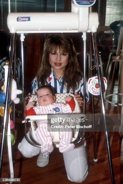 Pia Zadora, Tochter Kady Riklis, Homestory am in Los Angeles, USA.