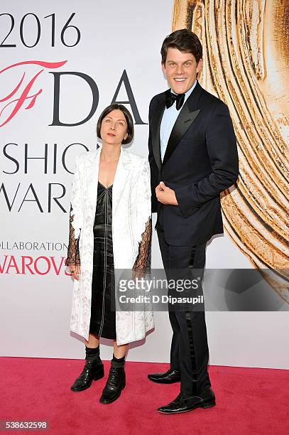 Donna Tartt and Wes Gordon attend the 2016 CFDA Fashion Awards at the Hammerstein Ballroom on June 6, 2016 in New York City.