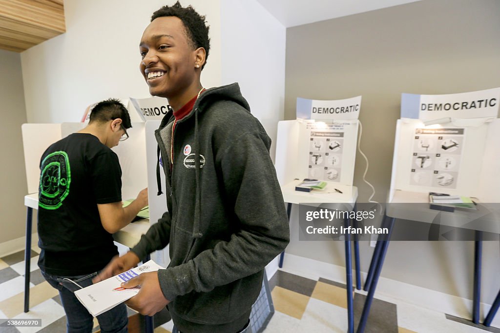 California Turns out to Vote