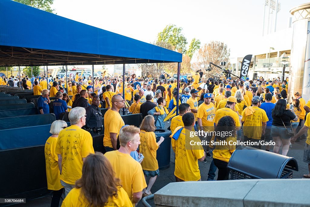 Warriors Fans
