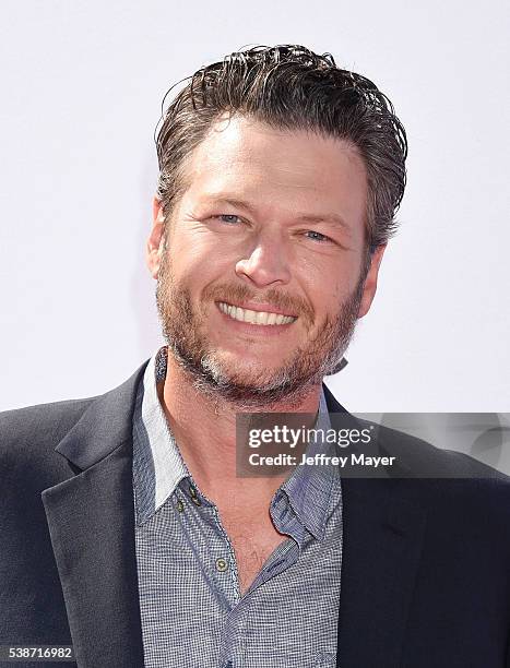 Musician Blake Shelton arrives at 'The Voice' Karaoke For Charity event at HYDE Sunset: Kitchen + Cocktails on April 21, 2016 in West Hollywood,...