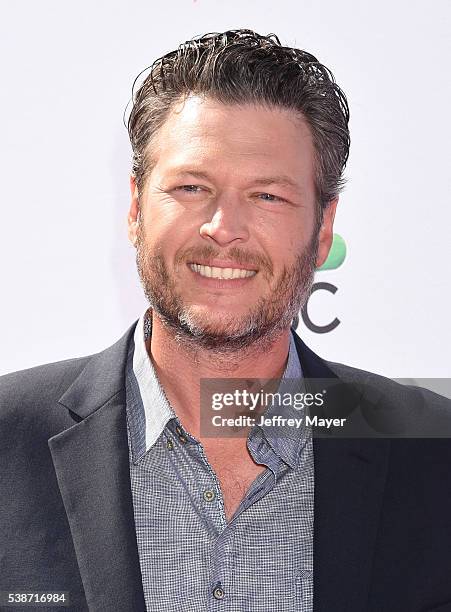 Musician Blake Shelton arrives at 'The Voice' Karaoke For Charity event at HYDE Sunset: Kitchen + Cocktails on April 21, 2016 in West Hollywood,...