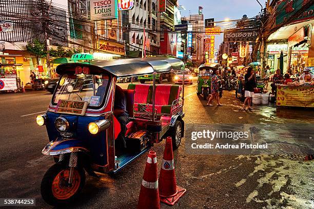 chinatown, bangkok, thailand - motorriksha bildbanksfoton och bilder