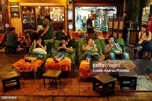massage in khao san road, bangkok - banglamphu stock pictures, royalty-free photos & images