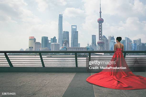 shanghai sposa - abiti da cerimonia foto e immagini stock