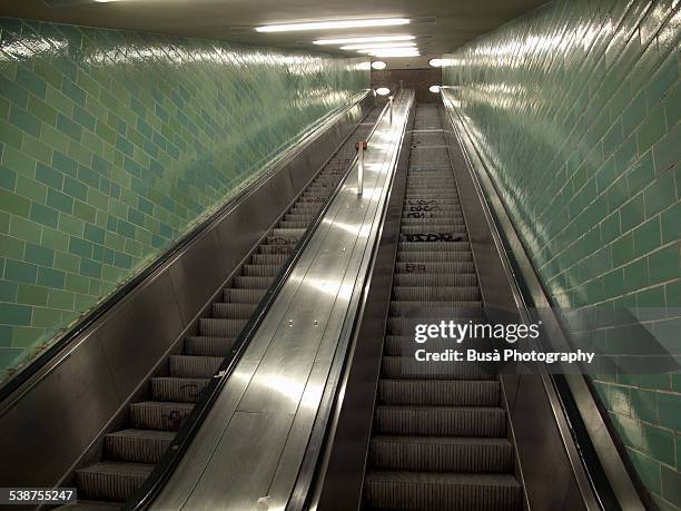 escalator, alexanderplatz subway station, berlin - alexanderplatz stock-fotos und bilder