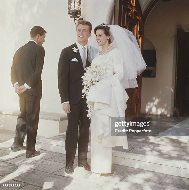 American actor Edd Byrnes marries actress Asa Maynor at a wedding ceremony in Beverly Hills, Los Angeles on 25th March 1962.