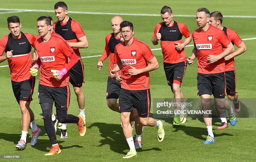 FBL-EURO-2016-POL-TRAINING