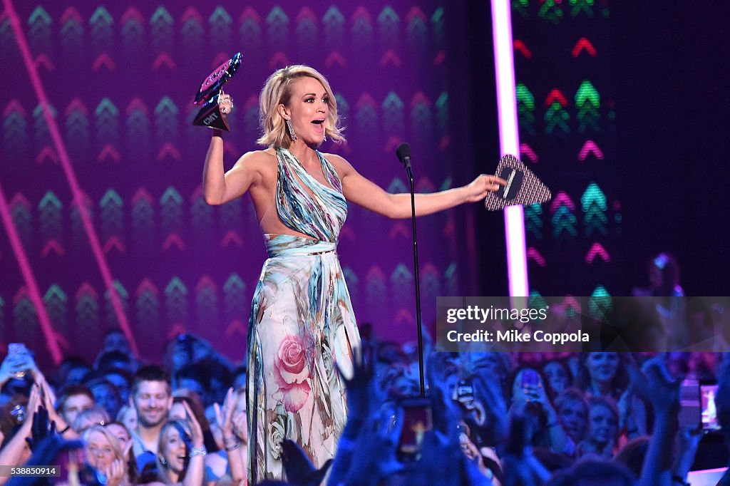 2016 CMT Music Awards - Show