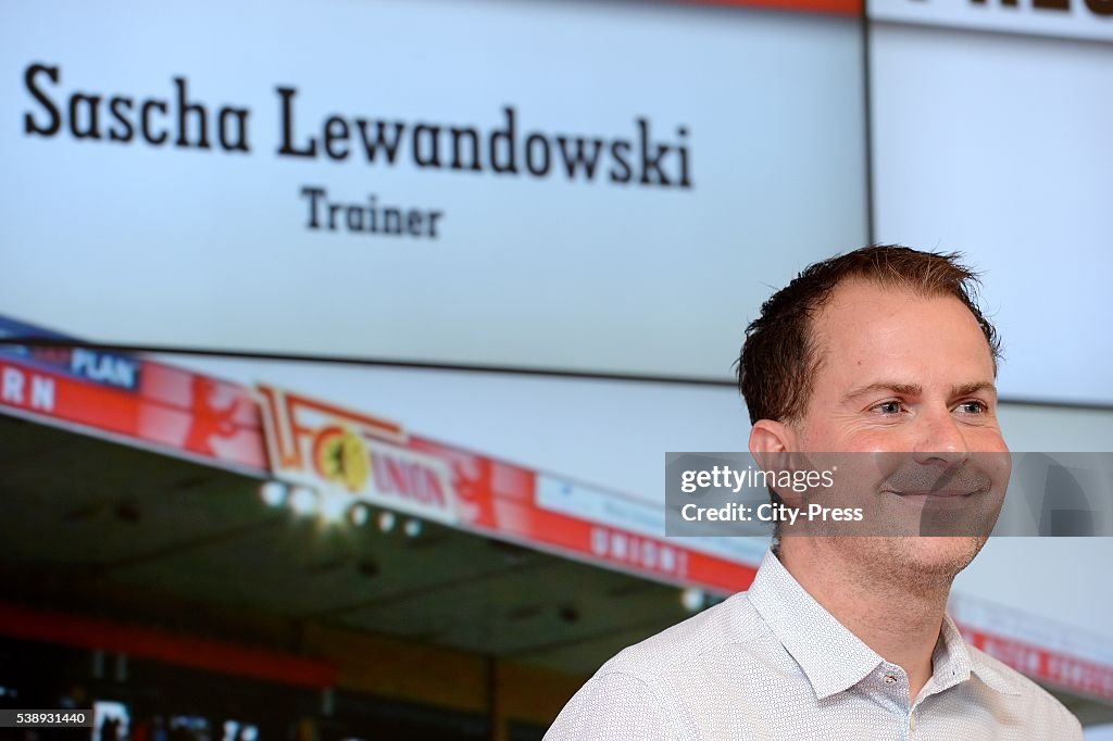 In Focus: Sascha Lewandowski dies at 44