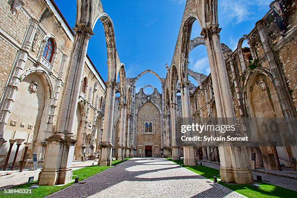 lisbon, carmo church - province de lisbonne photos et images de collection