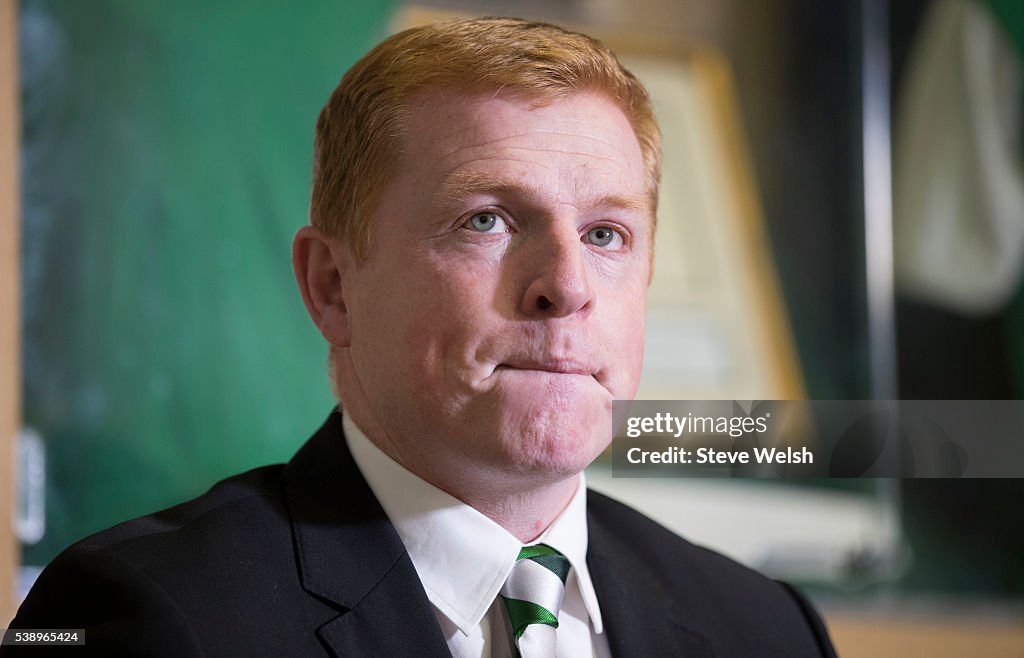 Hibernian Unveil New Manager