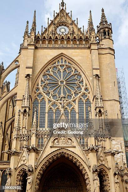 metz cathedral - rosettfönster bildbanksfoton och bilder