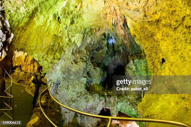 carlsbad höhle-explorer - carlsbad caverns national park stock-fotos und bilder