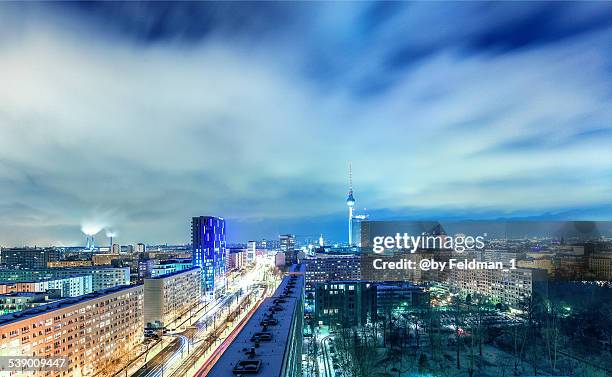 berlin on top in winter - friedrichshain - fotografias e filmes do acervo