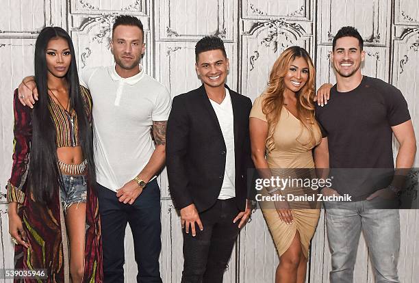 Jessica White, Calum Best, Pauly D, Somaya Reece and Josh Murray attend AOL Build to discuss 'Famously Single' at AOL Studios on June 9, 2016 in New...