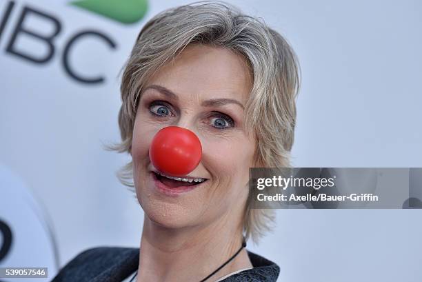 Actress Jane Lynch arrives at The Red Nose Day Special at the Alfred Hitchcock Theater at Universal Studios on May 26, 2016 in Universal City,...