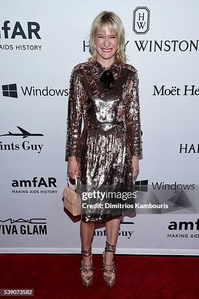 Julie Macklowe attends the 7th Annual amfAR Inspiration Gala at Skylight at Moynihan Station on June 9, 2016 in New York City.