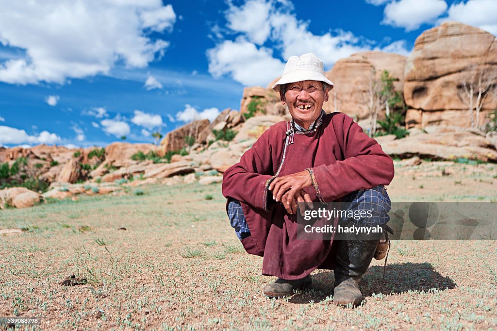 Vecchio uomo mongolo con nazionale abbigliamento, Mongolia centrale