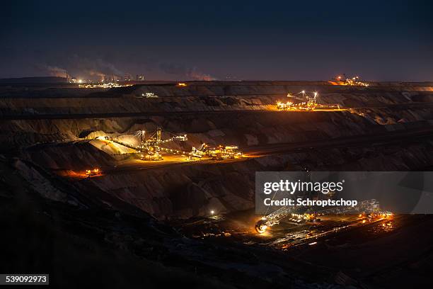 abierto de la minería fundido - mina subterránea fotografías e imágenes de stock