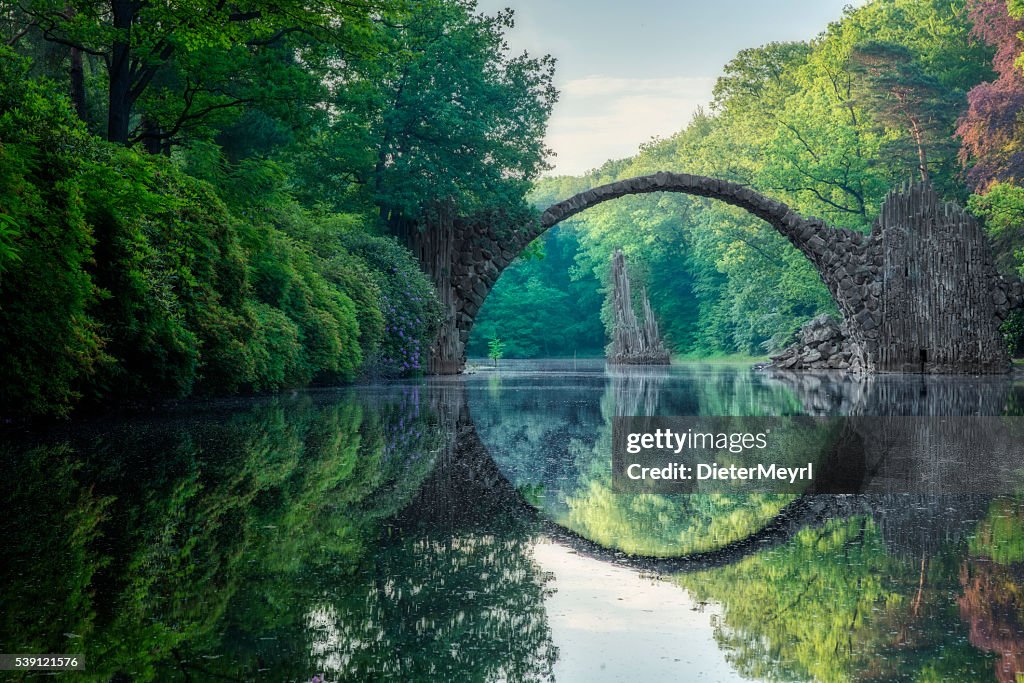 Bogenbrücke (Rakotzbrucke) in Kromlau