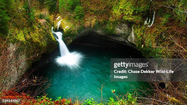 the punchbowl - columbia gorge ストックフォトと画像