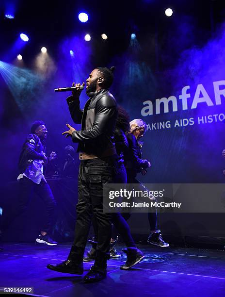 Singer Jason Derulo performs onstage during the 7th Annual amfAR Inspiration Gala at Skylight at Moynihan Station on June 9, 2016 in New York City.