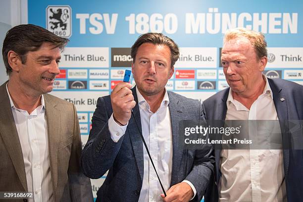 Muenchen Unveils New Sports Manager Oliver Kreuzer Photos and Premium ...