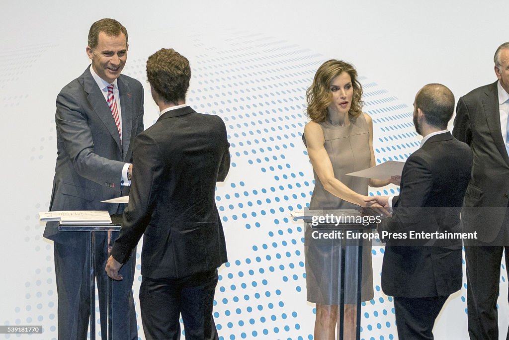 Spanish Royals Deliver 'La Caixa' Scholarships