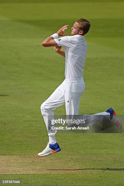 Stuart Broad of England bowls during day two of the 3rd Investec Test match between England and Sri Lanka at Lord's Cricket Ground on June 10, 2016...