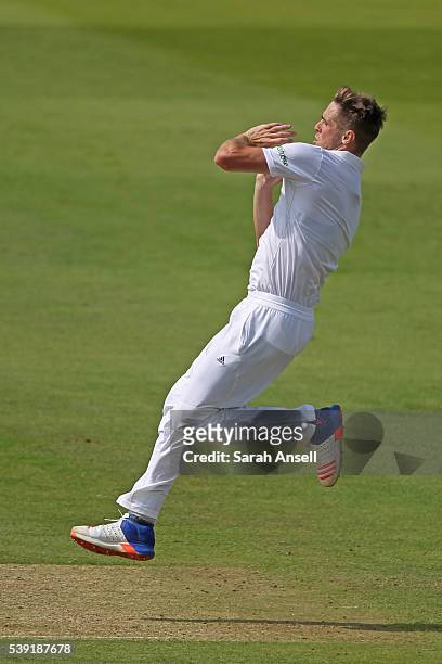 Chris Woakes of England bowls during day two of the 3rd Investec Test match between England and Sri Lanka at Lord's Cricket Ground on June 10, 2016...