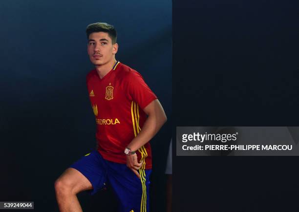 Spain's defender Hector Bellerin arrives to take part in a press conference at Saint-Martin-de-Re stadium on June 10 prior the start of the Euro 2016...
