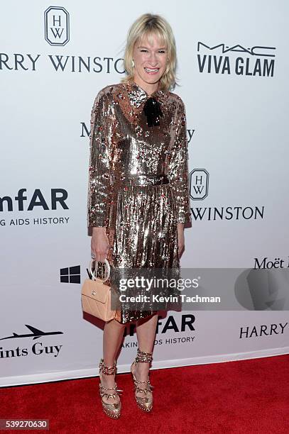 Julie Macklowe attends 7th Annual amfAR Inspiration Gala New York at Skylight at Moynihan Station on June 9, 2016 in New York City.