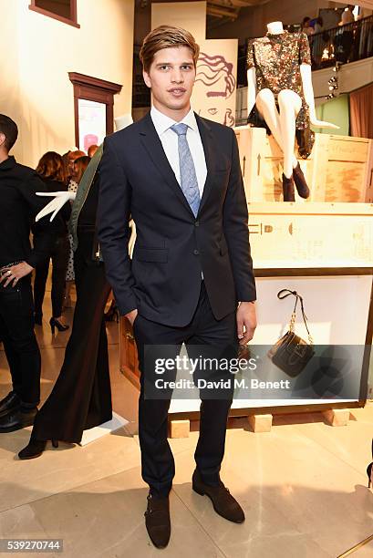 Toby Hunt 1,346 Toby Huntington Whiteley Photos & High Res Pictures - Getty Images