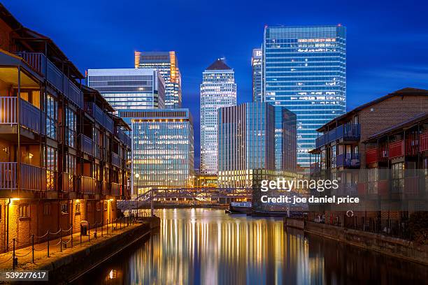 isle of dogs, canary wharf, london - canary wharf stock pictures, royalty-free photos & images