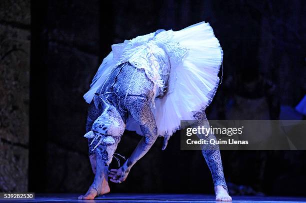 Dancer of the Kiev Modern Ballet adjusts his ballet shoes before the dress rehearsal of a new choreography of the classic ballet 'El cascanueces' by...