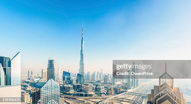 skyline von dubai innenstadt stadtansicht - burj khalifa stock-fotos und bilder