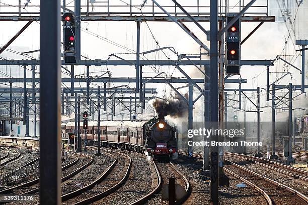 Australia Train Races 37 Heritage Trains Travel Through Sydney For The Great Train Race Stock ...