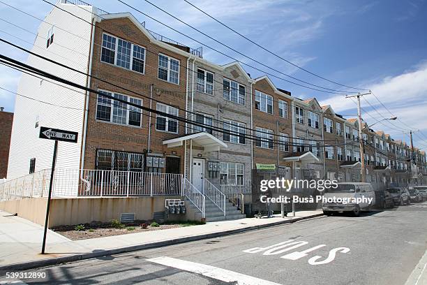 low-income rowhouses in the rockaways, queens, new york city - rockaway beach queens stock pictures, royalty-free photos & images