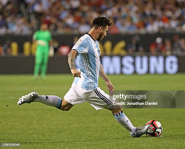 Messi Field 1,565 Lionel Messi Copa America Centenario Photos & High Res Pictures ...