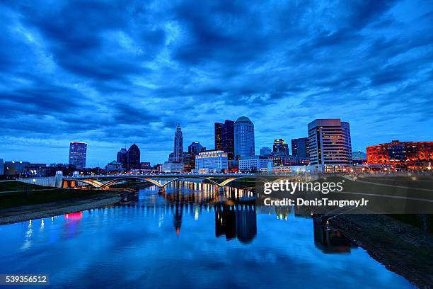 columbus ohio skyline - columbus ohio stock pictures, royalty-free photos & images