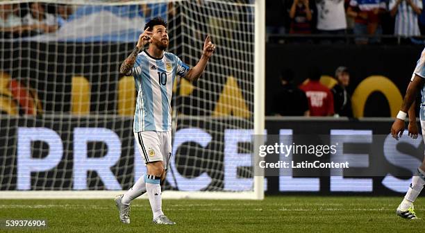 Lionel Messi celebrates after scoring a goal against Panama during a group D match between Argentina and Panama at Soldier Field as part of Copa...