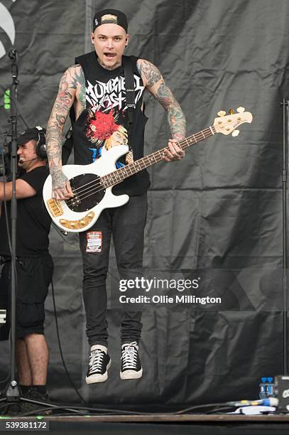 Aaron Stringer The Amity Affliction Photos and Premium High Res Pictures - Getty Images