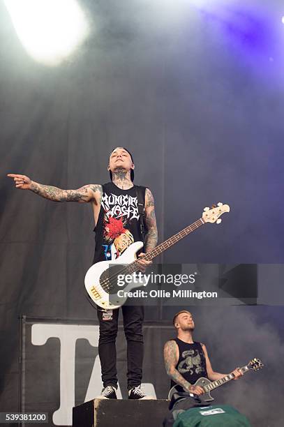 Aaron Stringer The Amity Affliction Photos and Premium High Res Pictures - Getty Images